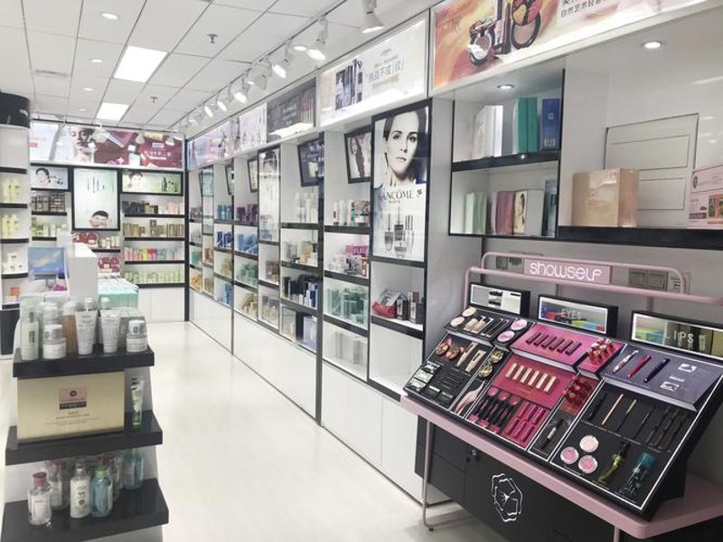 美妆潮流：绘景化妆品引领色彩之美